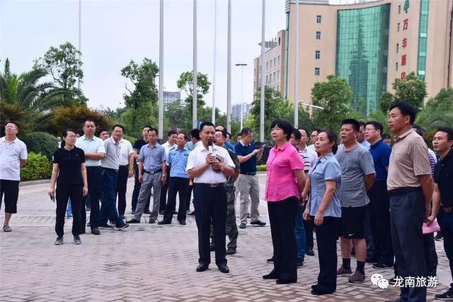 龙南县最新领导班子携手共启自然之旅，探寻内心宁静与平和之道
