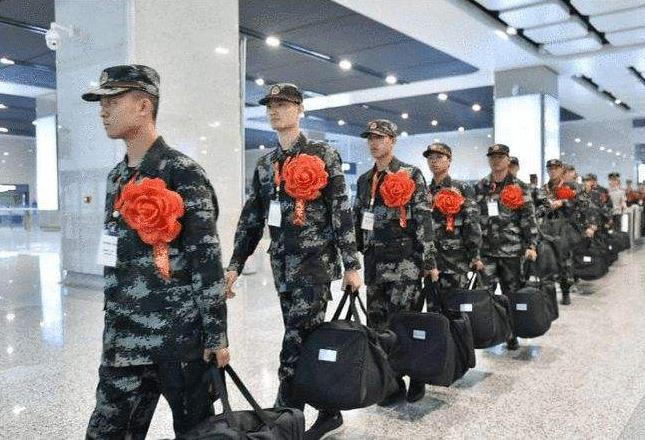 征兵最新条件下的趣事与友情纽带，揭秘最新征兵标准背后的故事